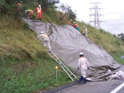 盛土のり面応急復旧