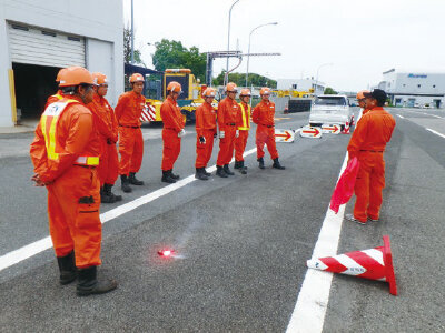 路肩移動規制実地訓練